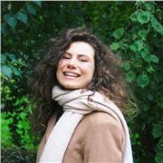 Leidenschaftliche Sprachexpertin mit kreativem Background bietet Online-Nachhilfe